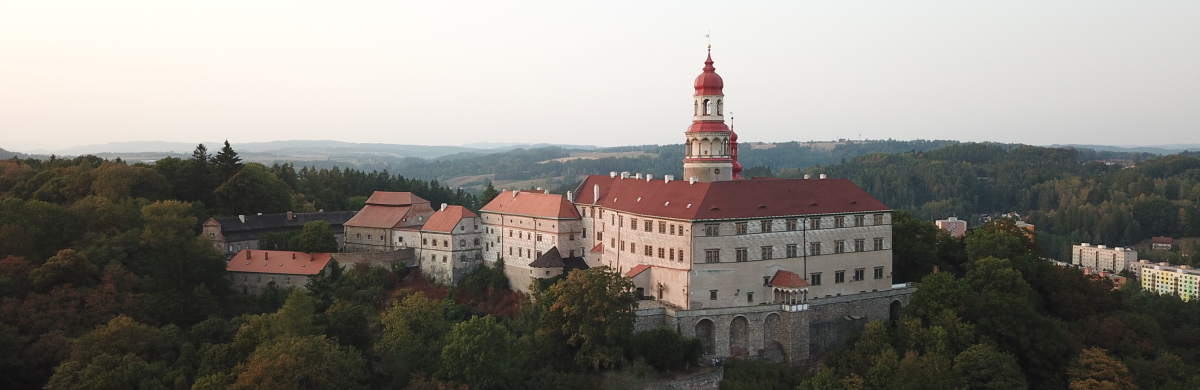 Kasteel Zamek Nachod - Vakantiehuis Domecek S Vyhledem